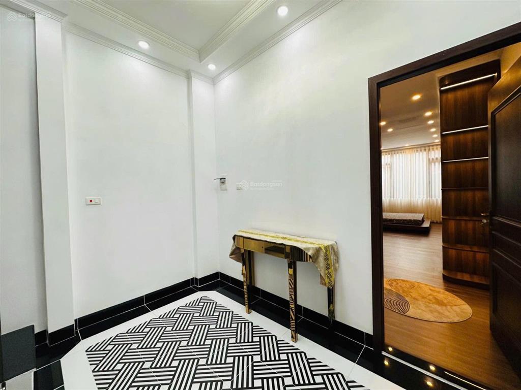 Nàng thơ ngọc khánh siêu đẹp, khách mua ở luôn