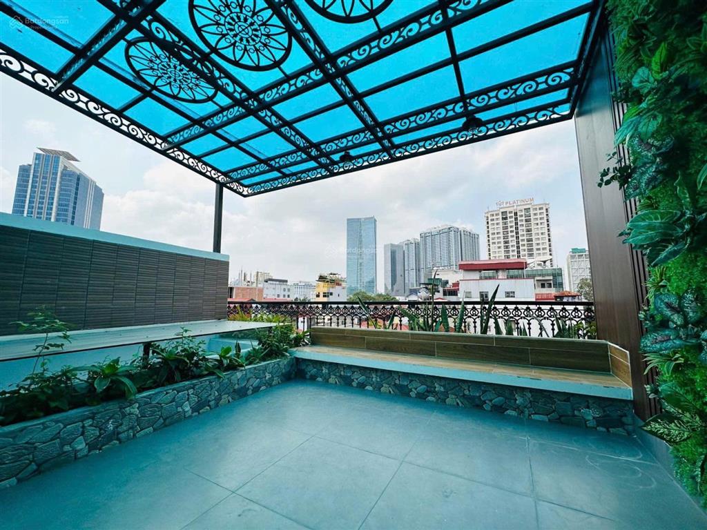 Nàng thơ ngọc khánh siêu đẹp, khách mua ở luôn