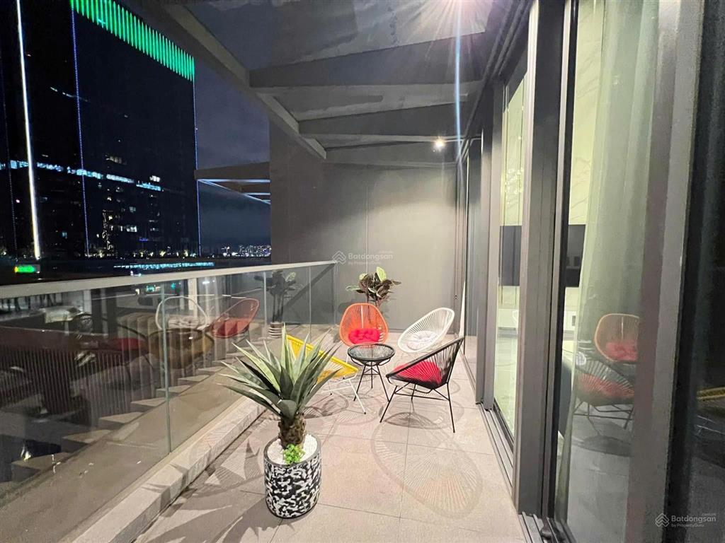 Hàng hiếm. cho thuê lofthouse thông tầng 2pn + 1 làm việc  nội thất cao cấp. sẵn key xem nhà