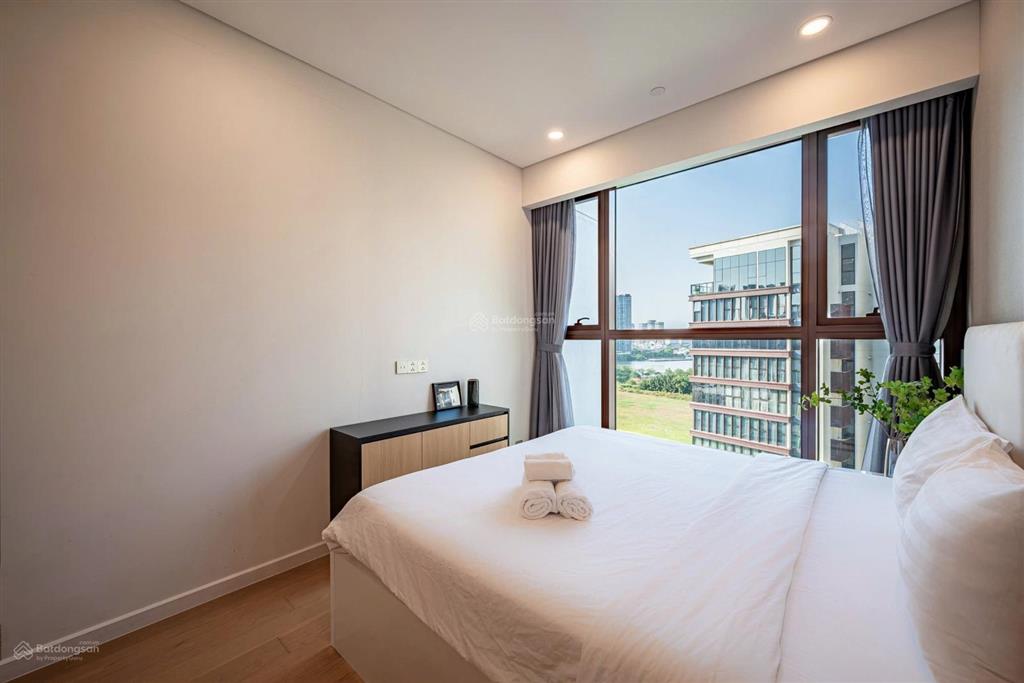 Hot deal giá tốt. galleira metropole cho thuê 2pn  40tr/th  view hồ bơi / sông sg