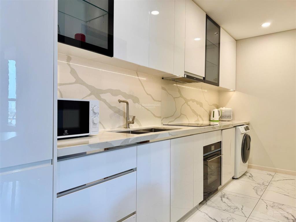 Hot deal giá tốt. galleira metropole cho thuê 2pn  40tr/th  view hồ bơi / sông sg