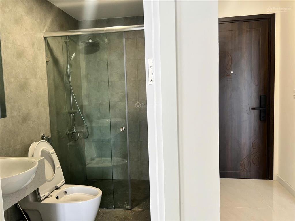 Siêu hot  giá thuê hấp dẫn 2pn  69m2  15 triệu ntcb rèm, hệ bếp, tủ, máy lạnh  nhà mới 100%
