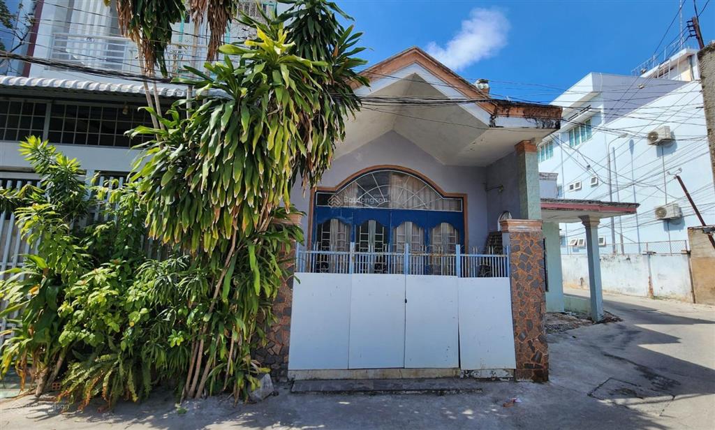Cho thuê nhà kế bên co. opmart phan thiết