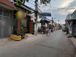 Mặt đường kinh doanh