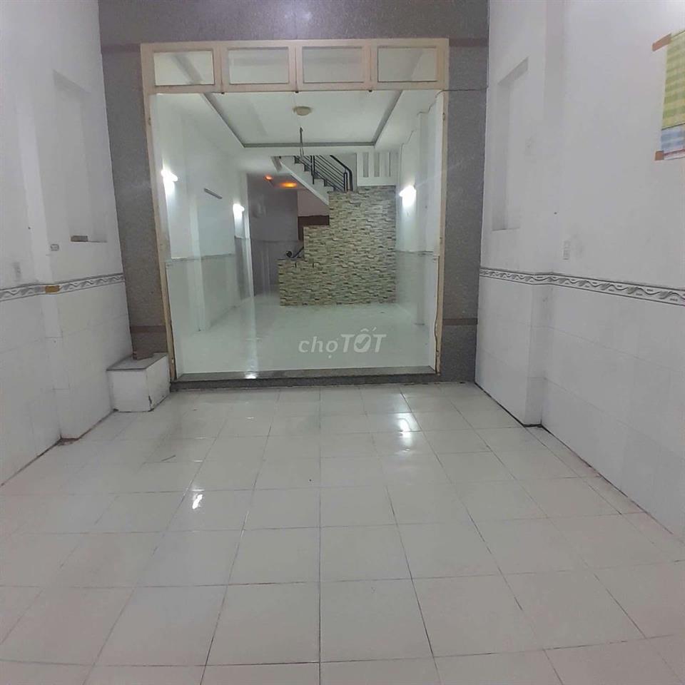 Mặt đường kinh doanh