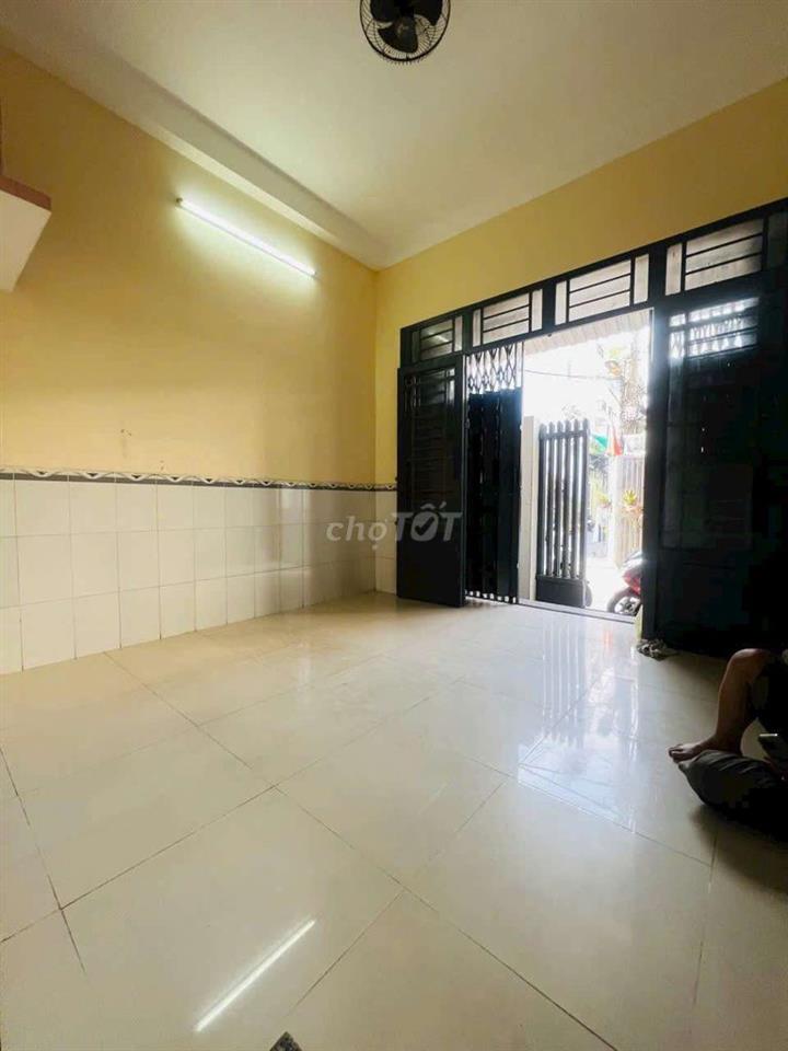 Nhà 8 triệu 2PN 2WC