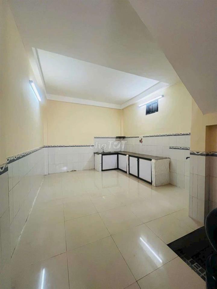 Nhà 8 triệu 2PN 2WC