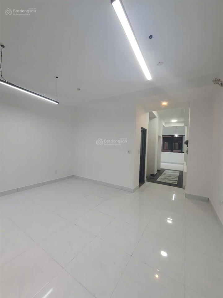 Cho thuê nguyên lầu 1 giá 14 triệu khu the global city, nhà đẹp mới.
