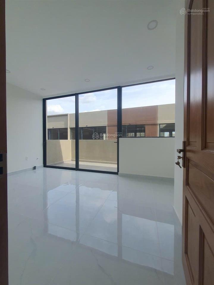 Văn phòng 40m² mới, đẹp giá 8 triệu.
