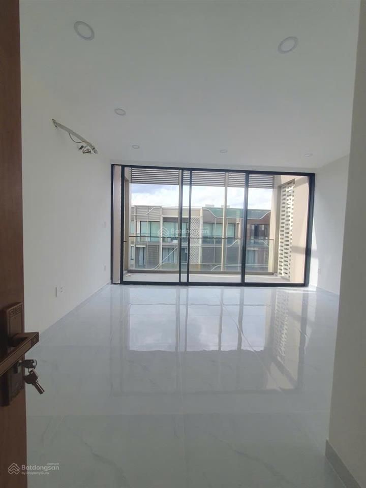 Cho thuê mặt bằng trệt giá 10 triệu khu the global city