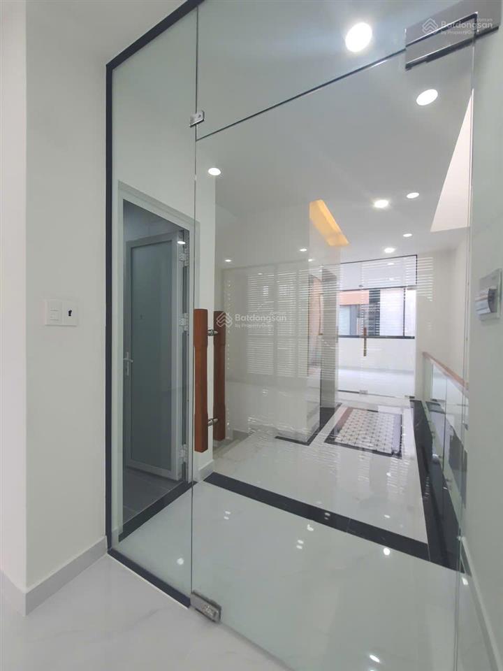 Cho thuê mặt bằng trệt giá 10 triệu khu the global city