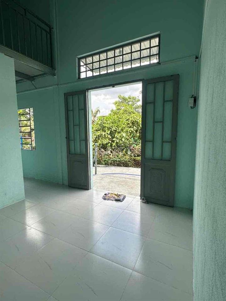 Nhà mới xây nguyên căn