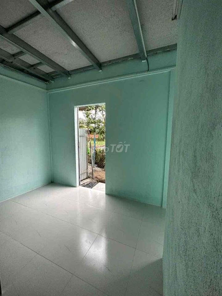 Nhà mới xây nguyên căn