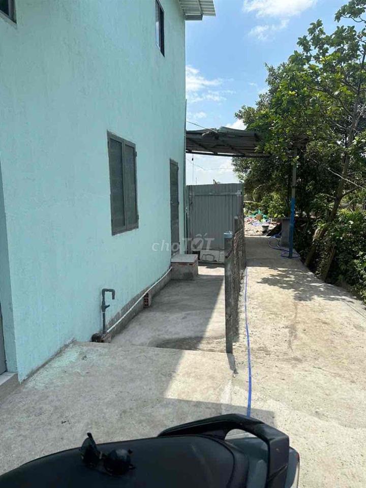 Nhà mới xây nguyên căn