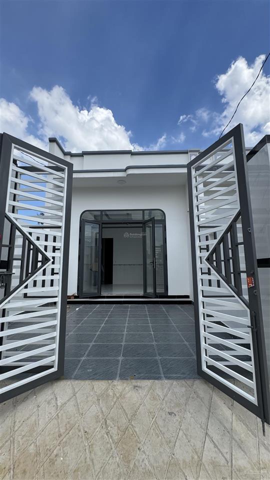 Bán nhà mới xây 135m2 shr tc ngay đường ấp 4, xã sông trầu, giá chỉ 1.480 tỷ