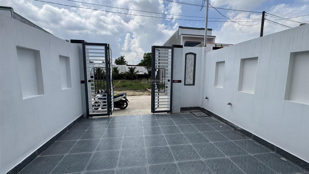 Bán nhà mới xây 135m2 shr tc ngay đường ấp 4, xã sông trầu, giá chỉ 1.480 tỷ