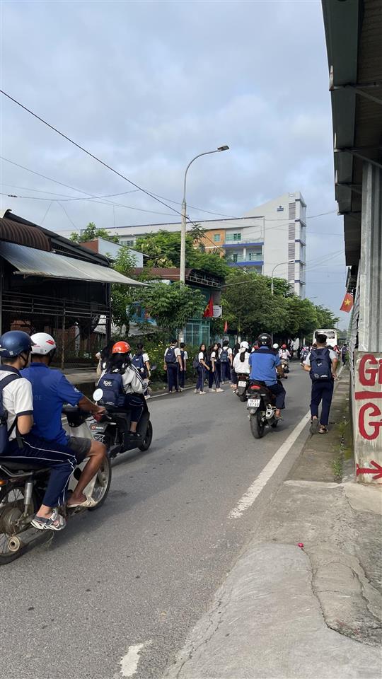 Bán đất góc 2 mặt tiền kinh doanh 145m2 đối diện trường học sổ riêng tc giá 2.8 tỷ