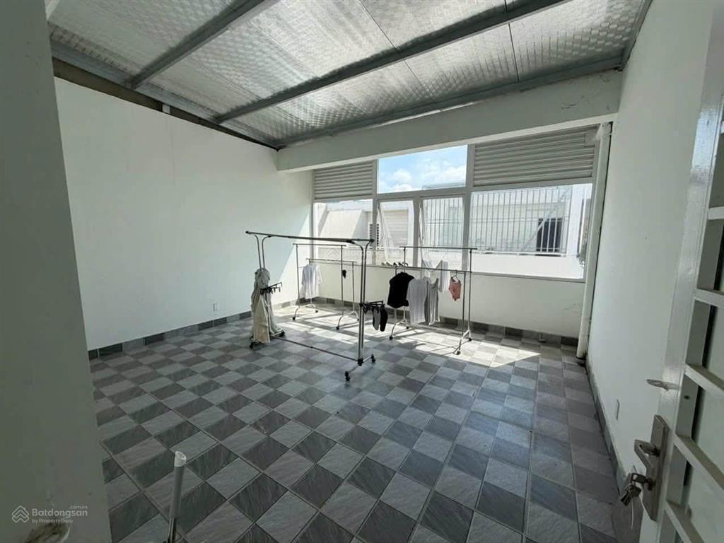 Cho thuê shophouse tại khu phố thương mại unitown, 104m2, view đẹp, giá tốt