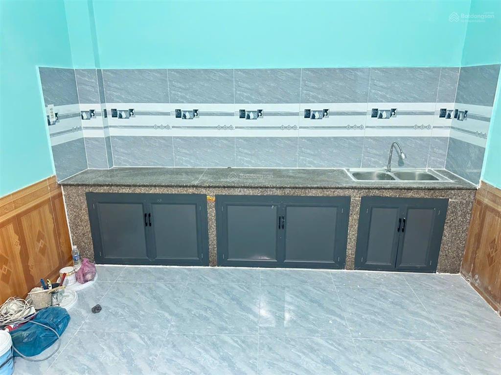 Nhà gần chợ dĩ an 1, phường dĩ an, tp dĩ an. giá 4,5 tỷ tl. diện tích 80m2 (4x20m), thổ cư 50m2.