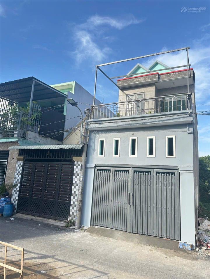 Nhà gần chợ dĩ an 1, phường dĩ an, tp dĩ an. giá 4,5 tỷ tl. diện tích 80m2 (4x20m), thổ cư 50m2.
