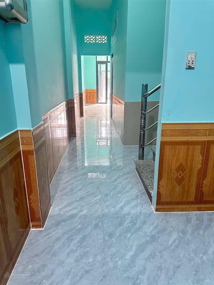 Nhà gần chợ dĩ an 1, phường dĩ an, tp dĩ an. giá 4,5 tỷ tl. diện tích 80m2 (4x20m), thổ cư 50m2.