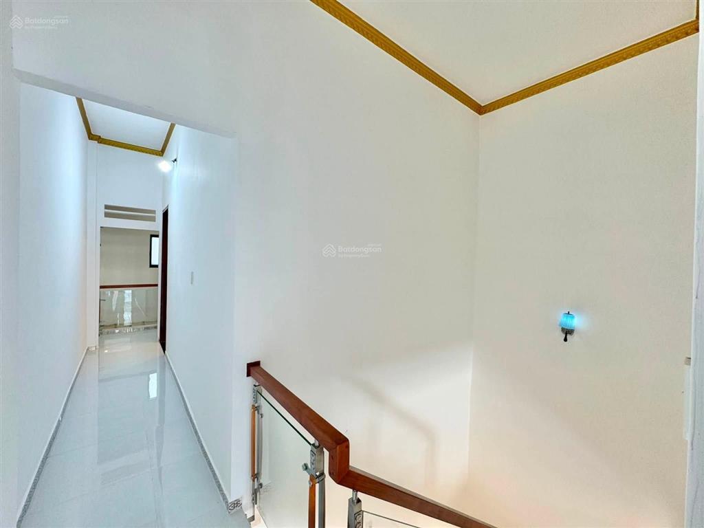 Giá chỉ  3 tỷ 980tr, còn bớt nhà sổ hồng riêng, 1 lầu 1 trệt gần ngã ba cây điệp, dĩ an