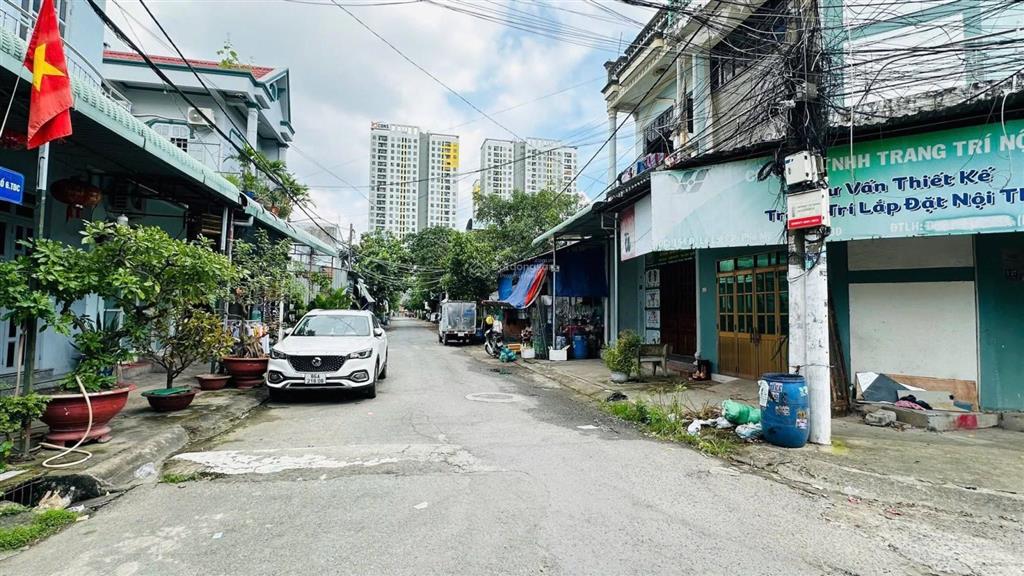 Chỉ  6,7 tỷ, với 208m, rẻ nhất khu
bán lô đất tặng dãy nhà trọ gần chợ xóm vắng, phường dĩ an