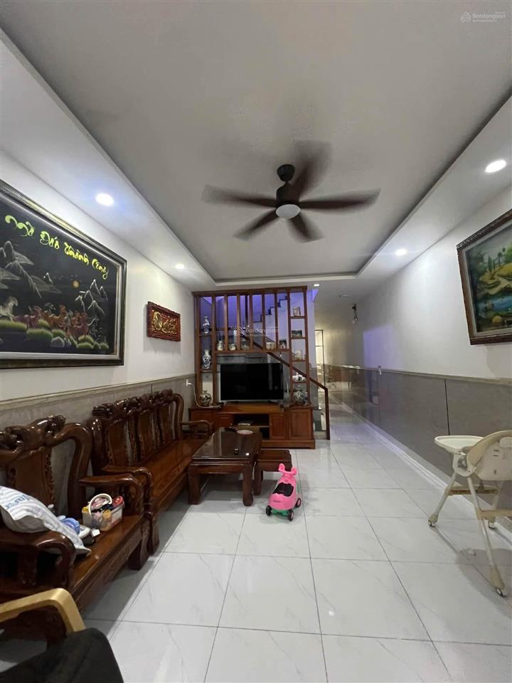 Bán nhà 1 lầu 1 trệt 1 tum kdc đức huy ( champaka ), phường đông hoà, giáp làng đại học quốc gia tp