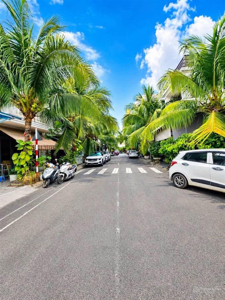 Bán nhà 1 lầu 1 trệt 1 tum kdc đức huy ( champaka ), phường đông hoà, giáp làng đại học quốc gia tp