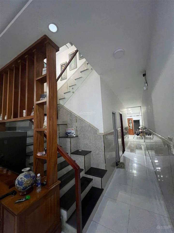 Bán nhà 1 lầu 1 trệt 1 tum kdc đức huy ( champaka ), phường đông hoà, giáp làng đại học quốc gia tp