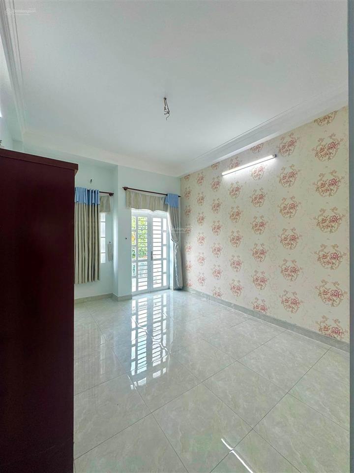 Bán nhà 1 trệt 2 lầu 72m², full thổ cư, nhà nở hậu
 ngay kdc lê phong, p. đông hòa, gần go dĩ an