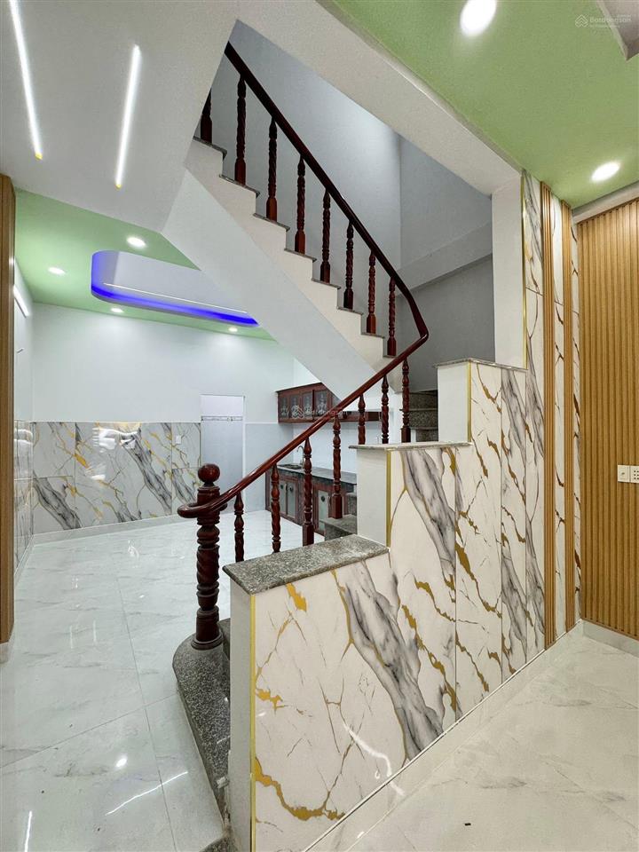 Chỉ 4 tỷ 150  bán nhà đẹp ngay ngã tư chiêu liêu dĩ an. vị trí trung tâm, tiện ích đầy đủ