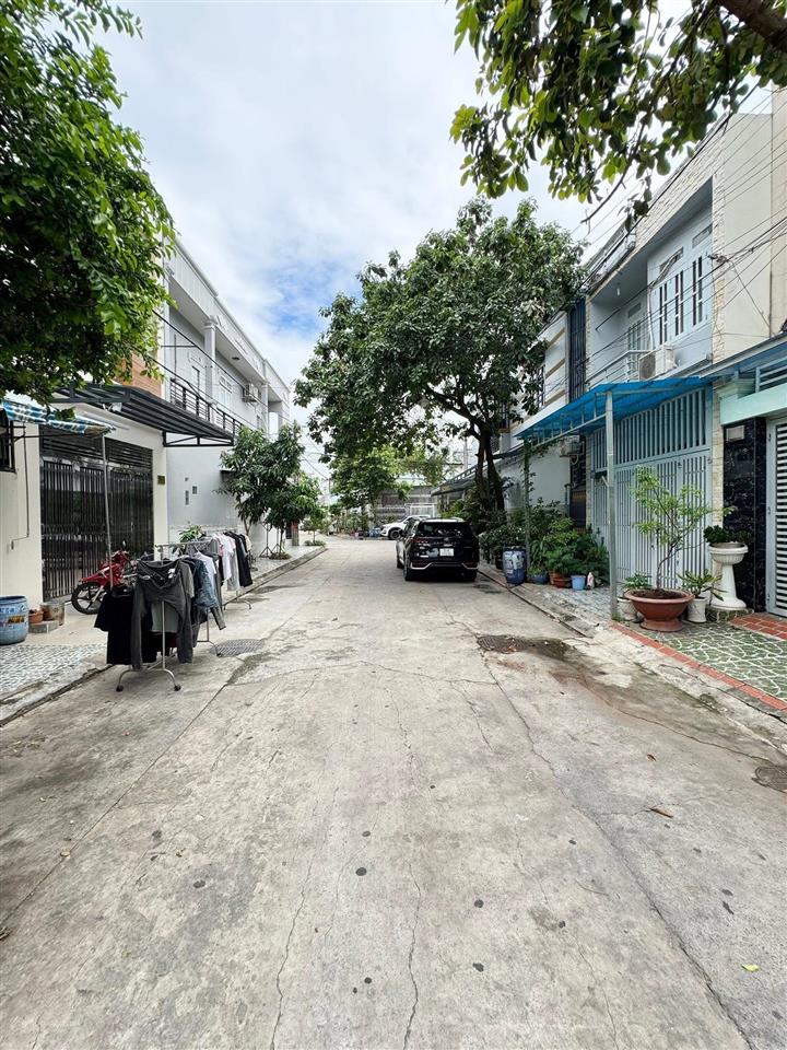 Chỉ 4 tỷ 150  bán nhà đẹp ngay ngã tư chiêu liêu dĩ an. vị trí trung tâm, tiện ích đầy đủ