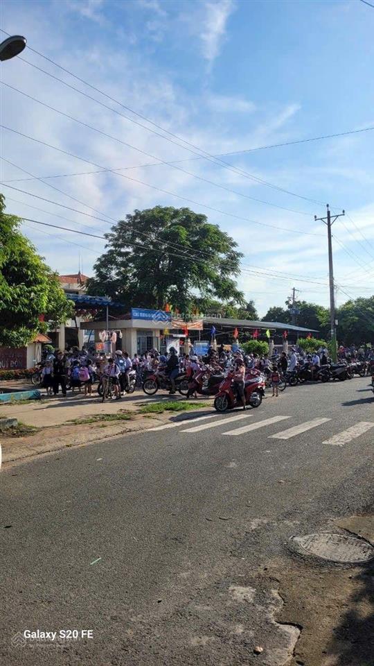 Bán nhà trệt lầu đối diện trường lê quý đôn dĩ an giá bán 5 tỷ (thương lượng)