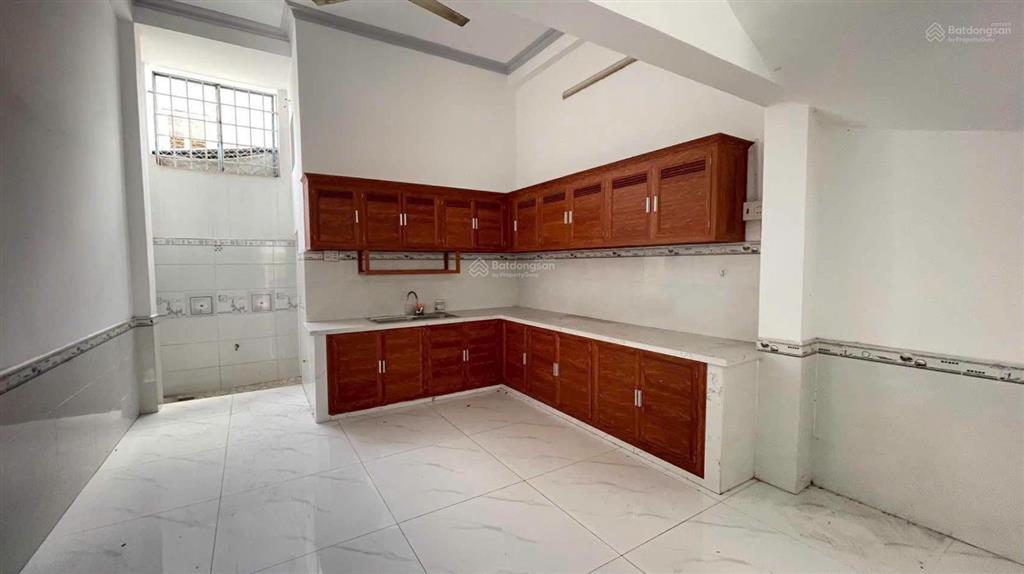 Bán nhà trệt lầu đối diện trường lê quý đôn dĩ an giá bán 5 tỷ (thương lượng)