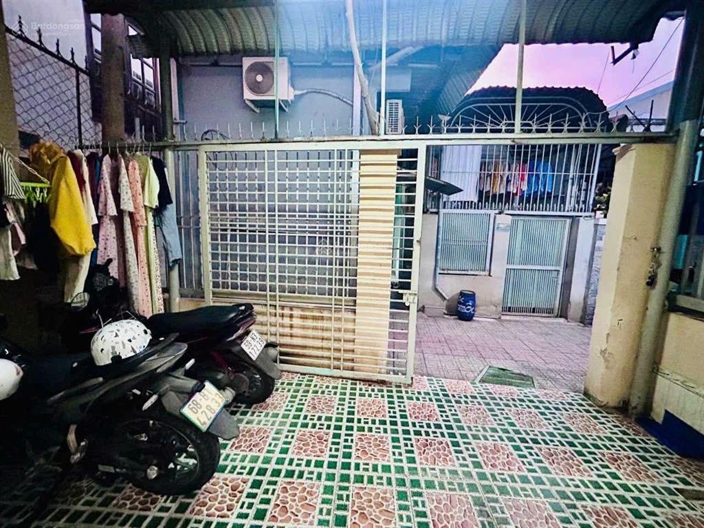 Hàng hiếm nhà sổ hồng riêng chỉ 2 tỷ 750 còn bớt bán nhà cấp 4 có gác sổ hồng riêng