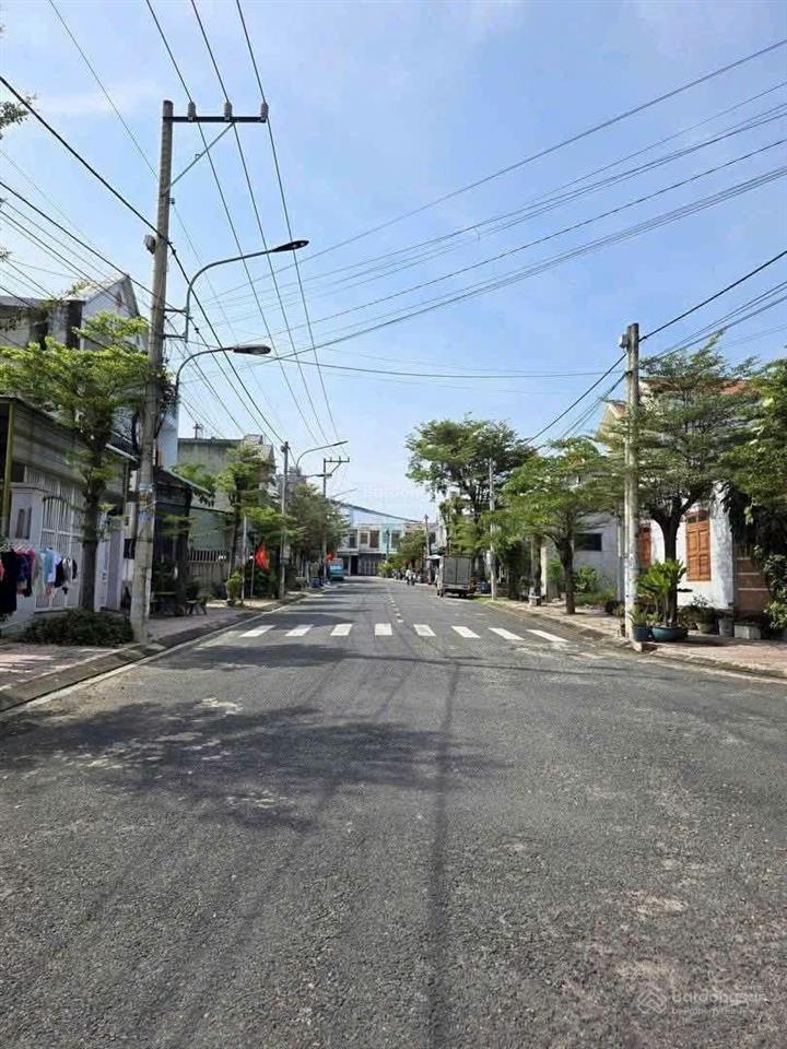 Chỉ 2,8 tỷ chốt  đất 185m
lô đất khu dân cư đại quang, ngay ngã tư chiêu liêu, dĩ an