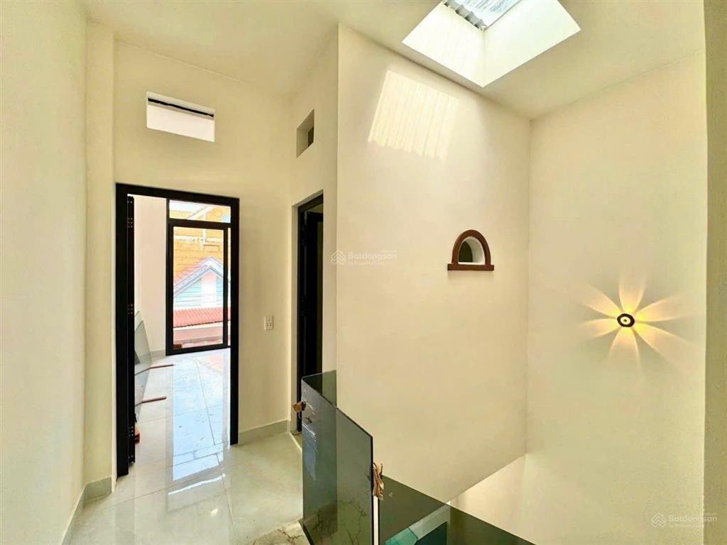 Giảm mạnh chỉ còn 3,880 tỷ nhà đẹp 1 trệt 1 lầu hẻm ô tô 4m thông trần hưng đạo