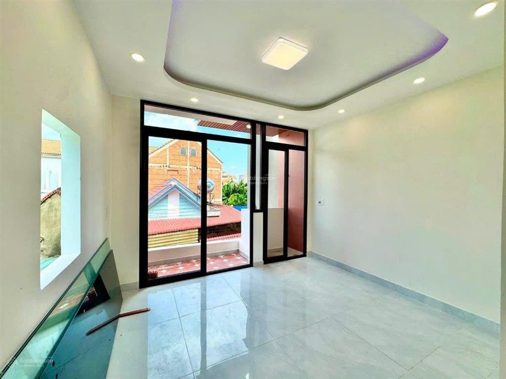 Giảm mạnh chỉ còn 3,880 tỷ nhà đẹp 1 trệt 1 lầu hẻm ô tô 4m thông trần hưng đạo