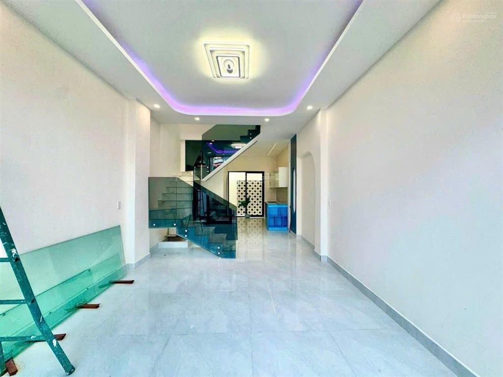 Giảm mạnh chỉ còn 3,880 tỷ nhà đẹp 1 trệt 1 lầu hẻm ô tô 4m thông trần hưng đạo