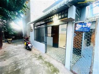 Chỉ 2,590 tỷ, bán nhanh
bán lô đất tặng căn nhà cấp 4 còn ngon gần ttyt dĩ an
 dt 71m