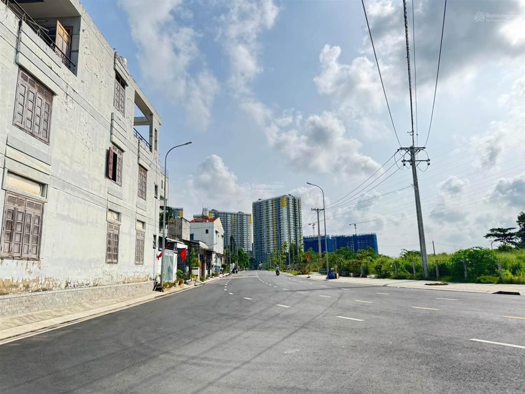 Bán đất góc 2mt đường tôn thất tùng, 8,5 tỷ, 250m2, kế bên làng đhqg tp hcm, xây chdv vip
