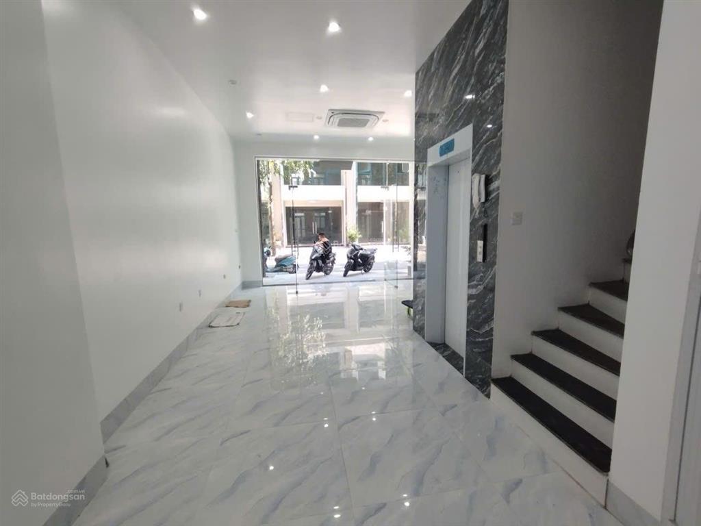 Chính chủ bán galaxy tố hữu 90m, 6 tầng, thang máy, điều hòa âm trần chỉ 35 tỷ.