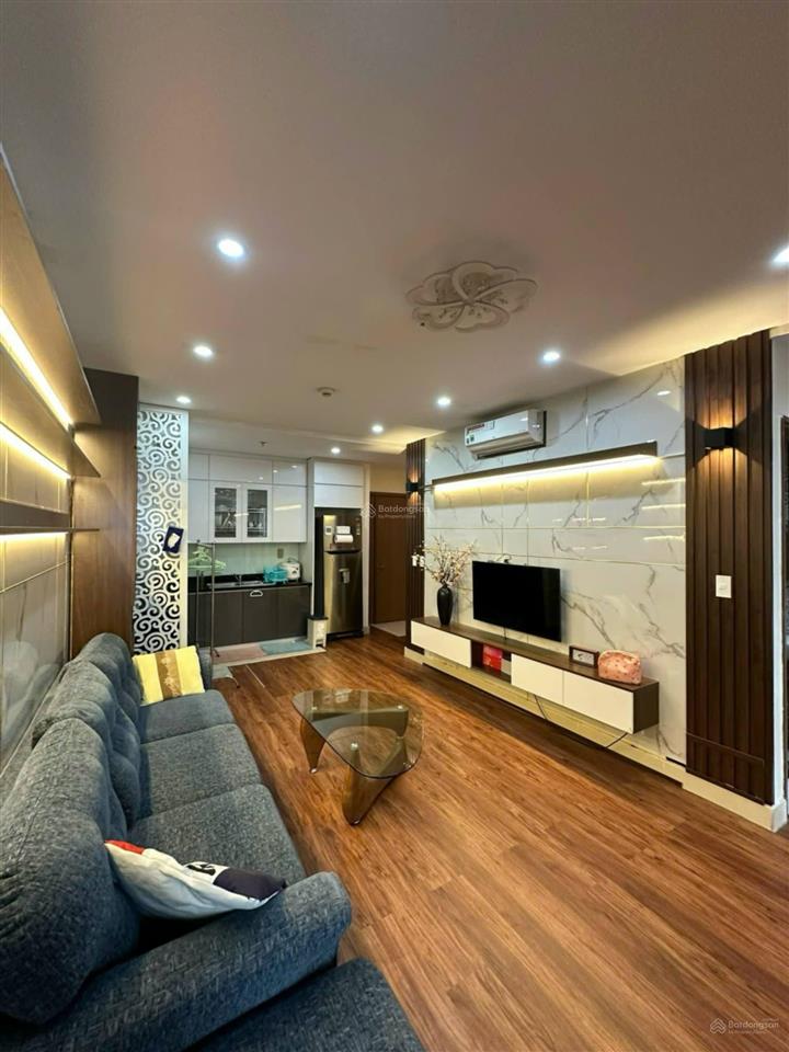 Cho thuê căn hộ shp giá 10tr/ tháng, bao phí quản lý.