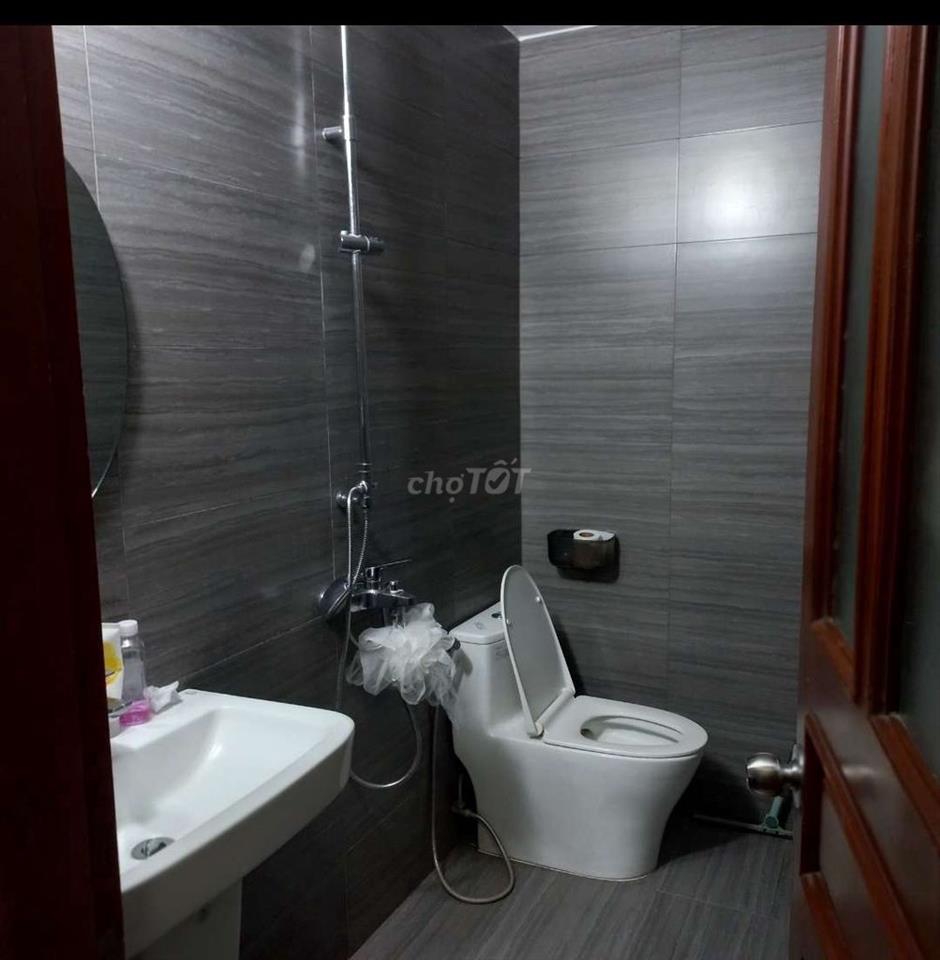 cho thuê nhà nguyên căn để ở , ngõ 107 Nguyễn Chí Thanh , Đống Đa .