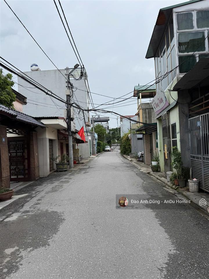 Bán đất đông dư  lô góc 43m²  ngõ 4m ô tô ra vào thoải mái  giá 4.7 tỷ