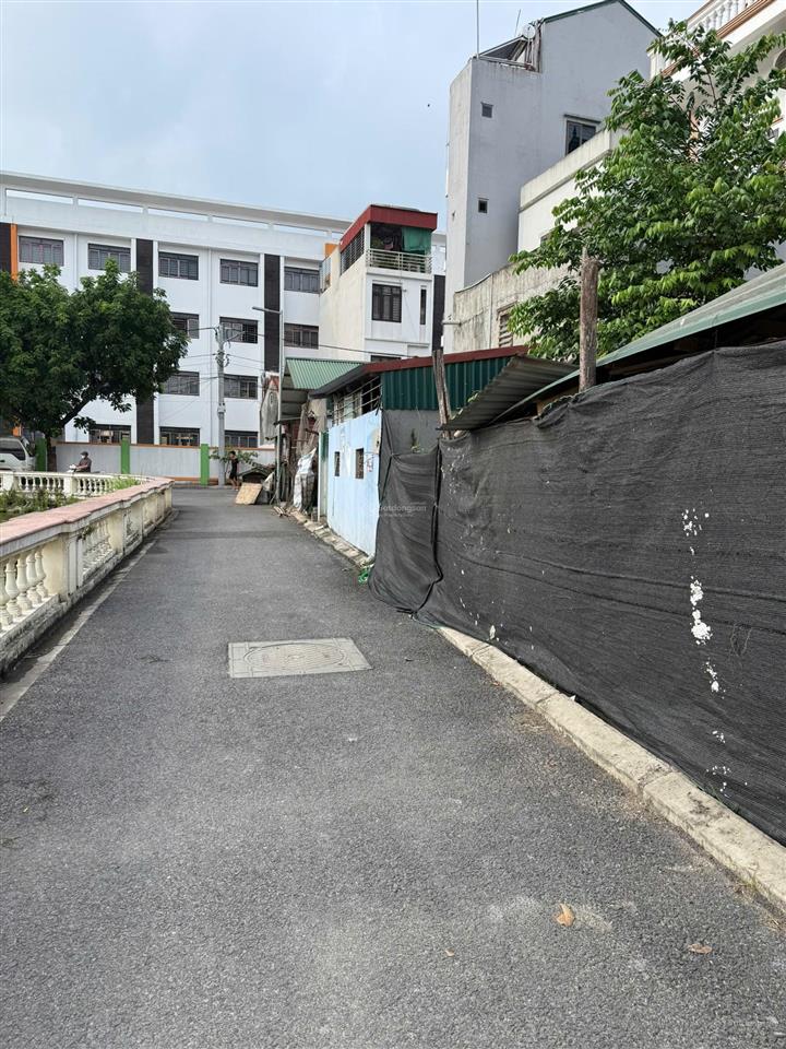 Bán đất vàng đông dư  210m2 view hồ, trục chính ô tô tránh, chia lô hoặc xây nhà biệt thự đẳng cấp