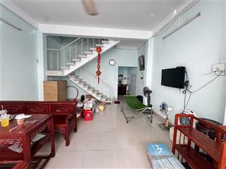 Bán căn nhà 2 tầng mặt tiền đường ô tô khóm quốc tuần gần ngay đường lê hồng phong