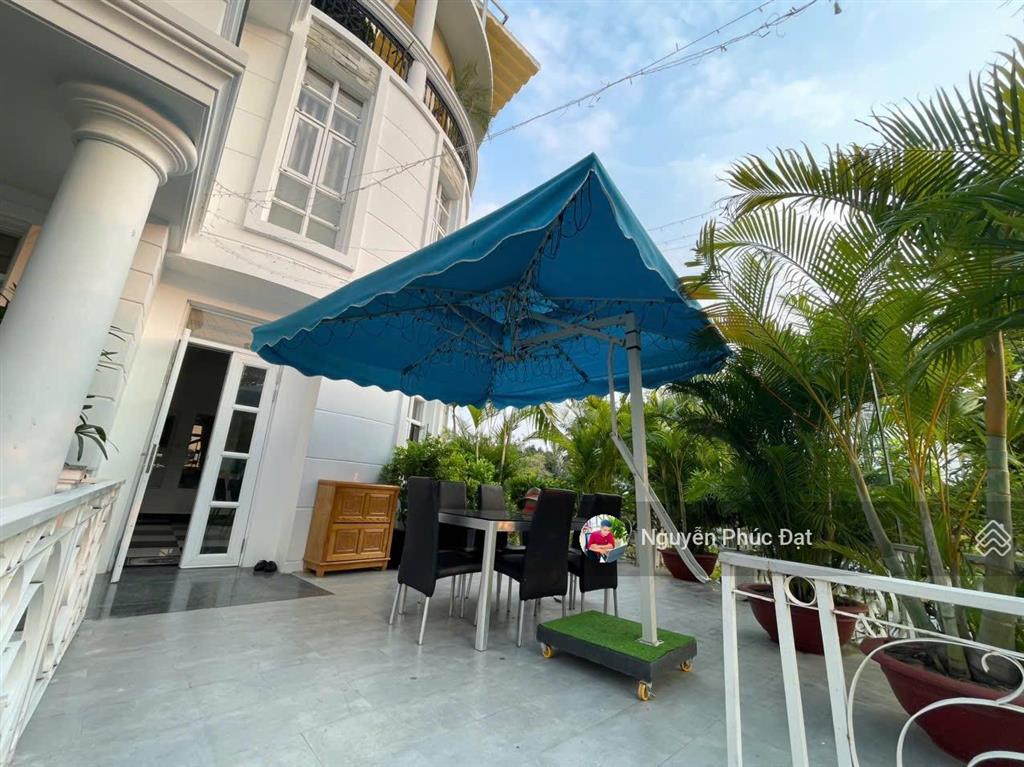 Cho thuê căn biệt thự biển an viên góc mặt tiền đường chính 1a sầm uất