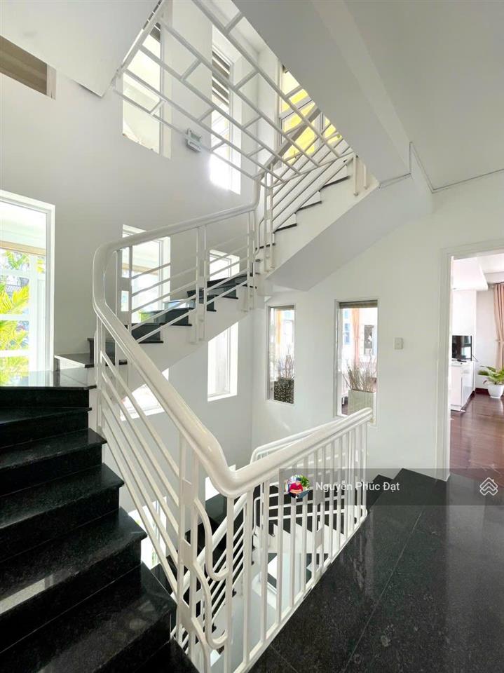 Cho thuê căn biệt thự biển an viên góc mặt tiền đường chính 1a sầm uất